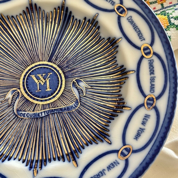 4 Flow Blue Martha Washington Chain of States Plates - Picture 4 of 9